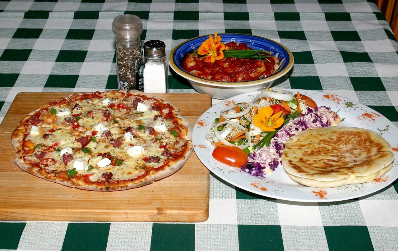 Bed and Breakfast Tower Of Pizza Ethels Drive Экстерьер фото